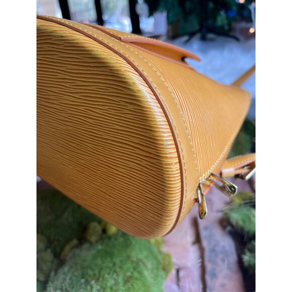 LOUIS VUITTON Yellow Epi Gobelins Backpack VI0935 - Picture 8 of 16